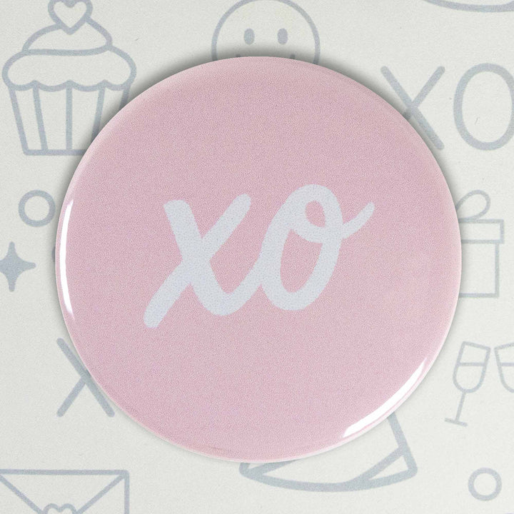 XO Button or Magnet – Minimalist Pink Love Design | Cute Gift for Friends & Valentine’s Day